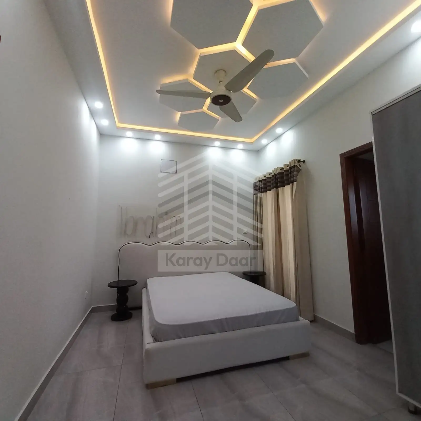 Luxury Corner 12 Marla House for Rent Fully Furnished - Photo 1
